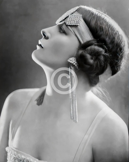 Classic flapper girl, ca. 1920s