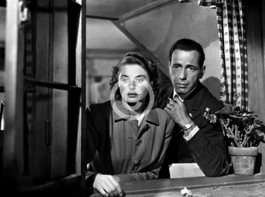 Humphrey Bogart and Ingrid Bergman (Casablanca) 