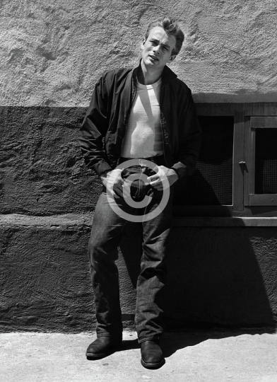 James Dean Leaning In Rebel Without A Cause